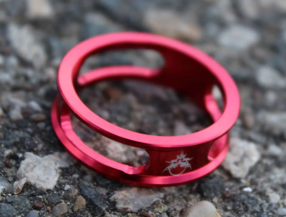 Spacer Risk UltraLight - aluminiu 10mm - rosu Ofertă exclusivă