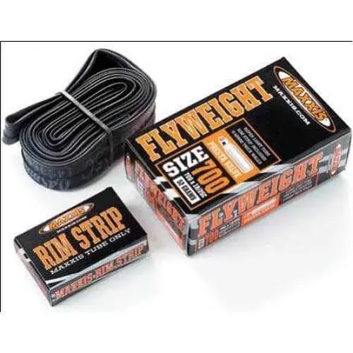 Camera 26X1.90/2.125 SV Maxxis Flyweight Rim Strip Schrader Cel mai bun preț
