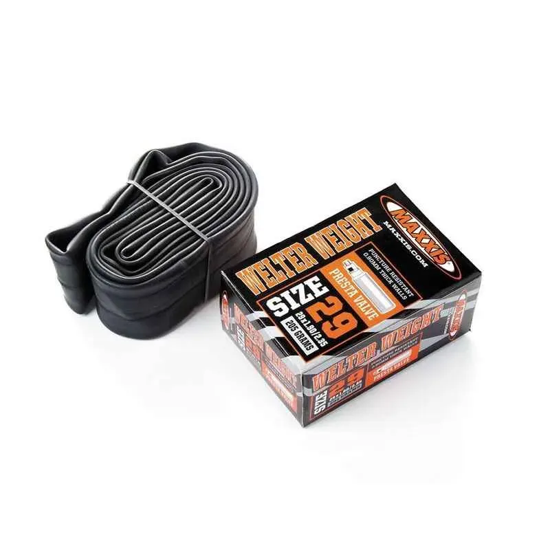 Promoție Camera 29X1.90/2.35 SV Maxxis WelterWeight 0.9mm Schrader