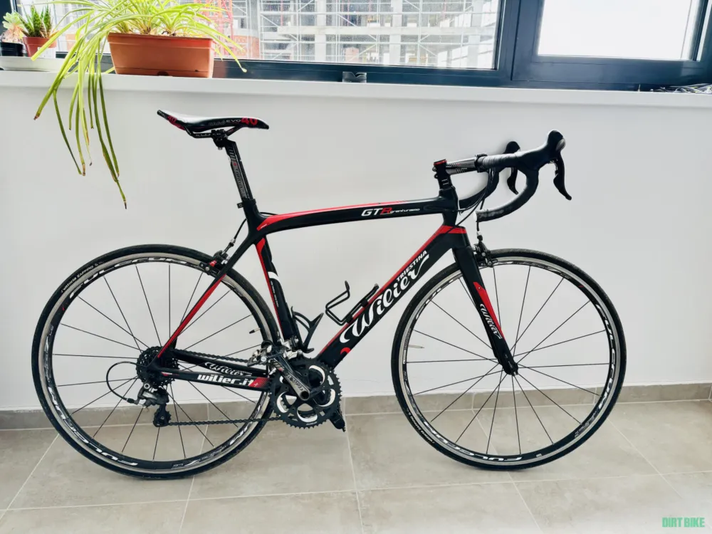 Disponibil imediat Cursieră Wilier Triestina GTR Granturismo