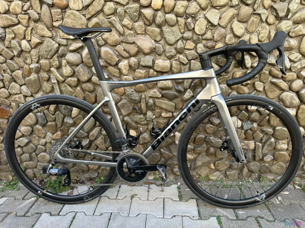 Vezi acum Vand Bianchi Specialissima COMP Rival eTap AXS 2024